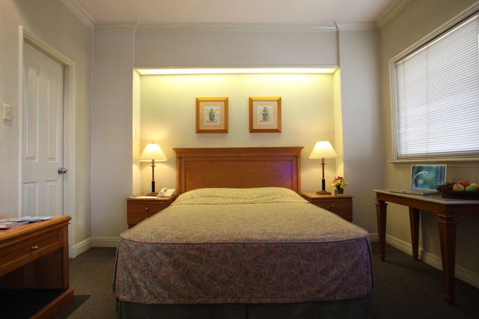 Imagen de la habitación del Hotel Sunny Bay Suites. Foto 6