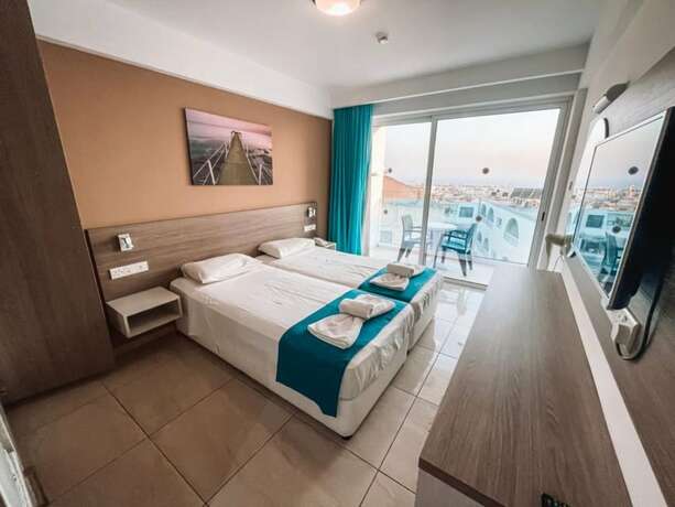 Imagen de la habitación del Hotel Sunny Blue. Foto 17