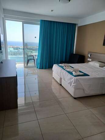 Imagen de la habitación del Hotel Sunny Blue. Foto 19