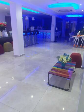 Imagen general del Hotel Sunny Blue. Foto 7