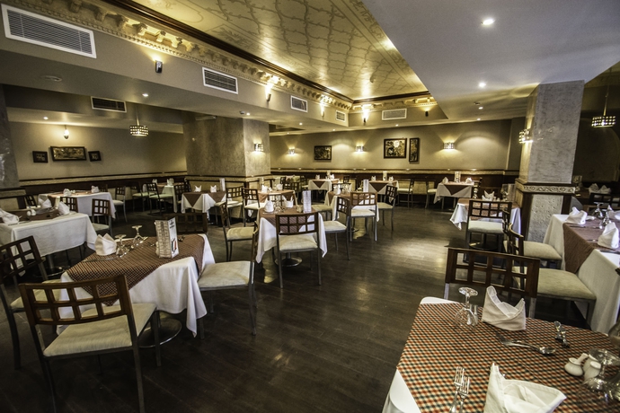 Imagen del bar/restaurante del Hotel Sunny Days El Palacio Resort and Spa. Foto 5