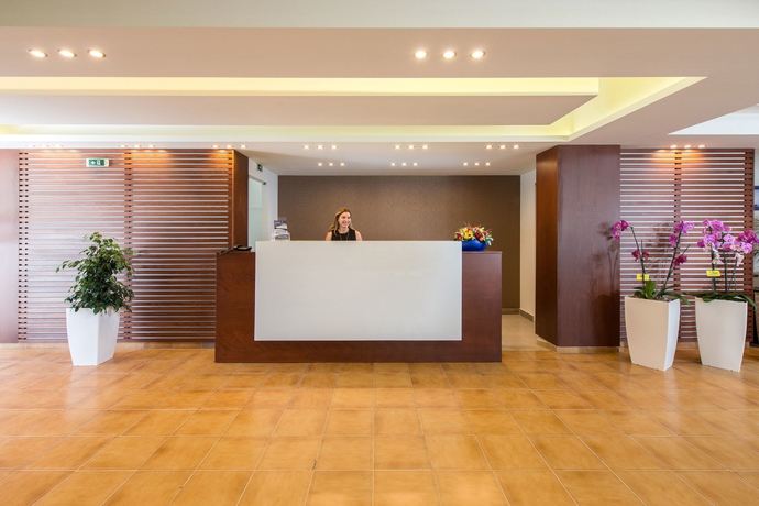 Imagen de los interiores del Hotel Sunny Days. Foto 6