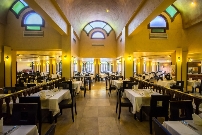 Imagen del bar/restaurante del Hotel Sunny Days Mirette Family Resort. Foto 6