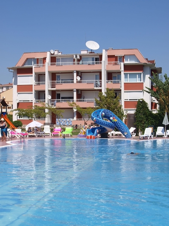 Imagen de la piscina del Hotel Sunny Fort. Foto 12