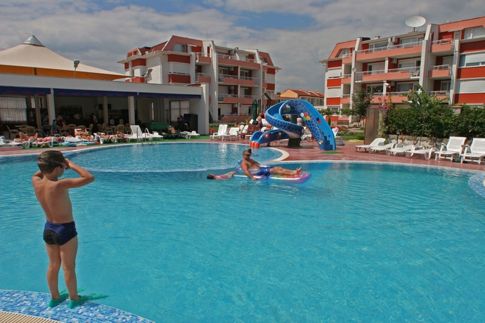 Imagen de la piscina del Hotel Sunny Fort. Foto 14