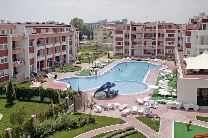 Imagen de los exteriores del Hotel Sunny Fort. Foto 8