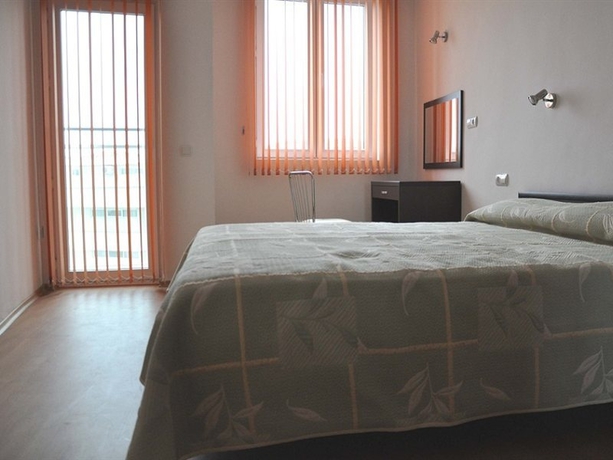 Imagen general del Hotel Sunny Holiday Apartments. Foto 5