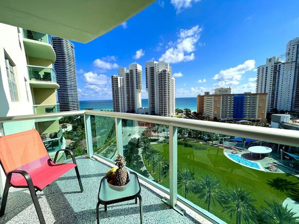Imagen de la habitación del Hotel Sunny Isles Beach. Foto 20