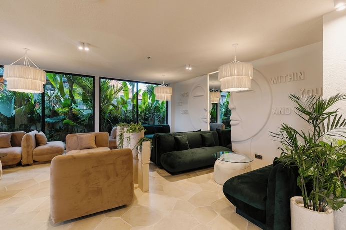 Imagen de los interiores del Hotel Sunny Muse by Betterplace. Foto 14