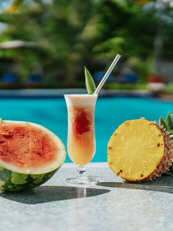 Imagen general del Hotel Sunny Palms Beach Bungalows. Foto 6