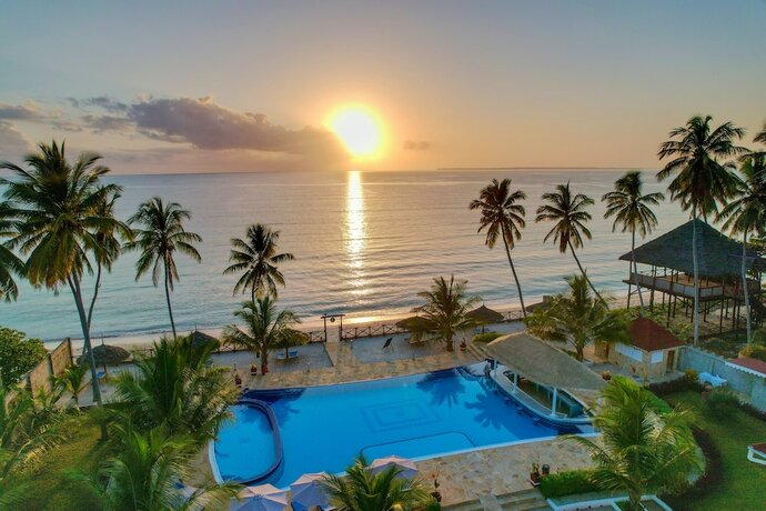 Imagen general del Hotel Sunny Palms Beach Bungalows. Foto 7