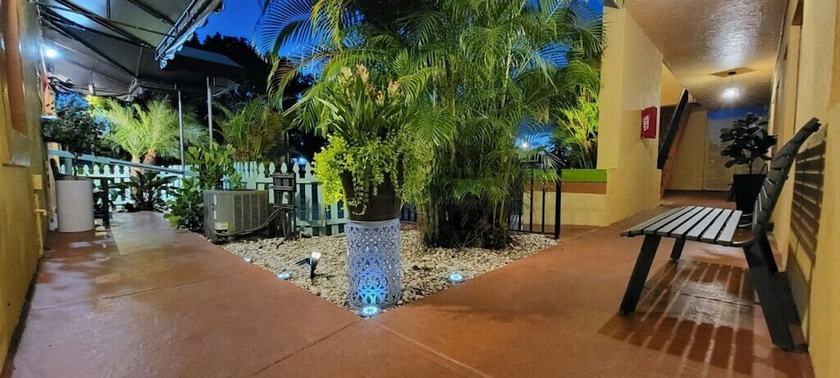 Imagen de los interiores del Hotel Sunny Palms Inn. Foto 20