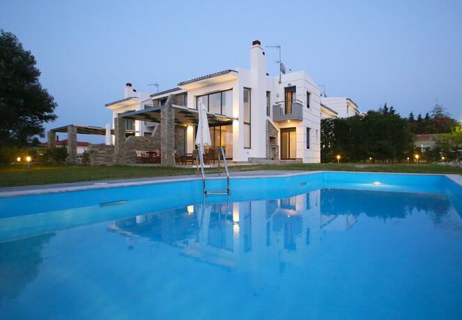 Imagen general del Hotel Sunny Sani Luxury Villas. Foto 3
