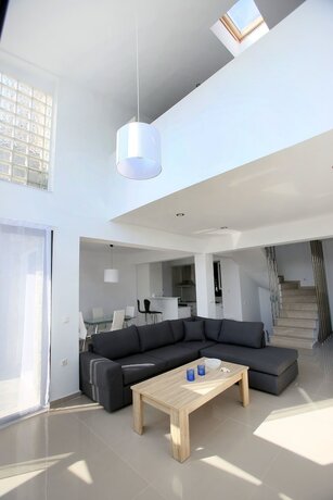 Imagen general del Hotel Sunny Sani Luxury Villas. Foto 6