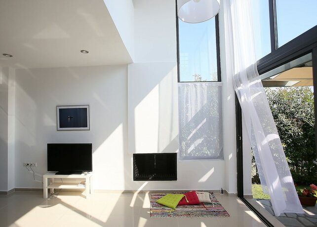 Imagen general del Hotel Sunny Sani Luxury Villas. Foto 8