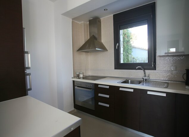 Imagen general del Hotel Sunny Sani Luxury Villas. Foto 13