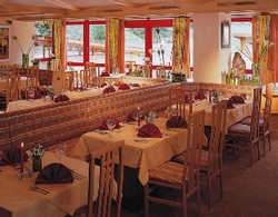 Imagen del bar/restaurante del Hotel Sunny, S&ouml;lden . Foto 17