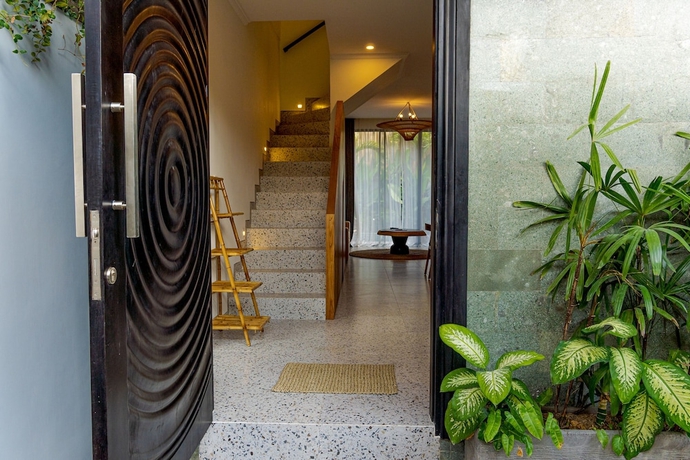 Imagen de los interiores del Hotel Sunny Village Batu Bolong. Foto 18