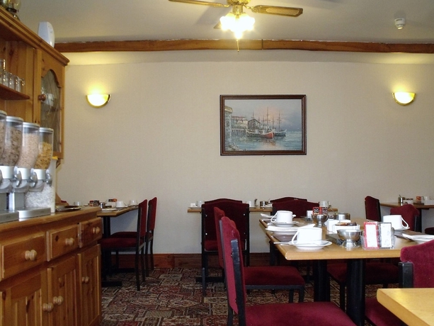 Imagen del bar/restaurante del Hotel Sunnydene. Foto 2
