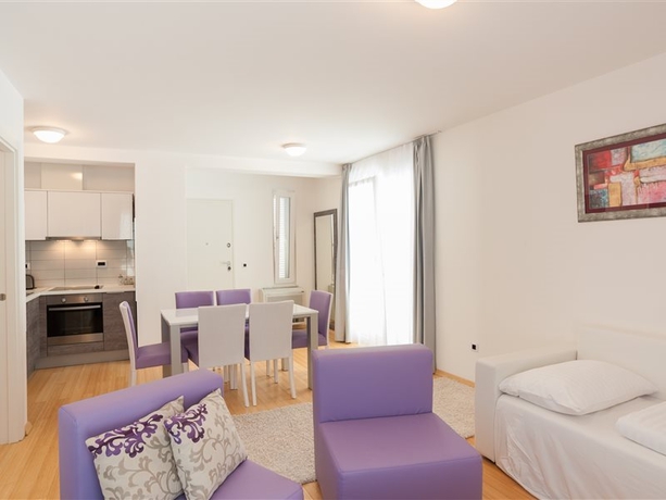 Imagen general del Hotel Sunnyside Apartments Petrčane. Foto 10