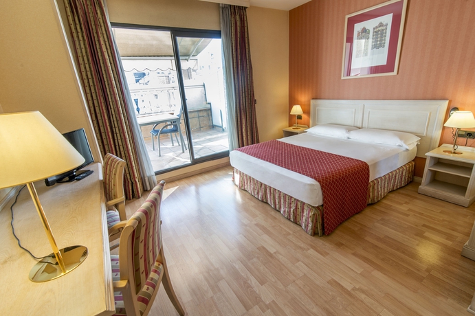 Imagen de la habitación del Hotel Sunotel Central. Foto 8