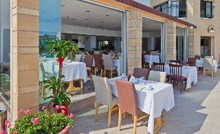 Imagen del bar/restaurante del Hotel Sunport. Foto 5