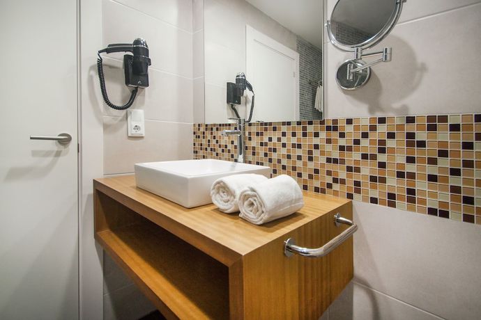 Imagen de la habitación del Hotel Sunprime Pollensa Bay. Foto 12