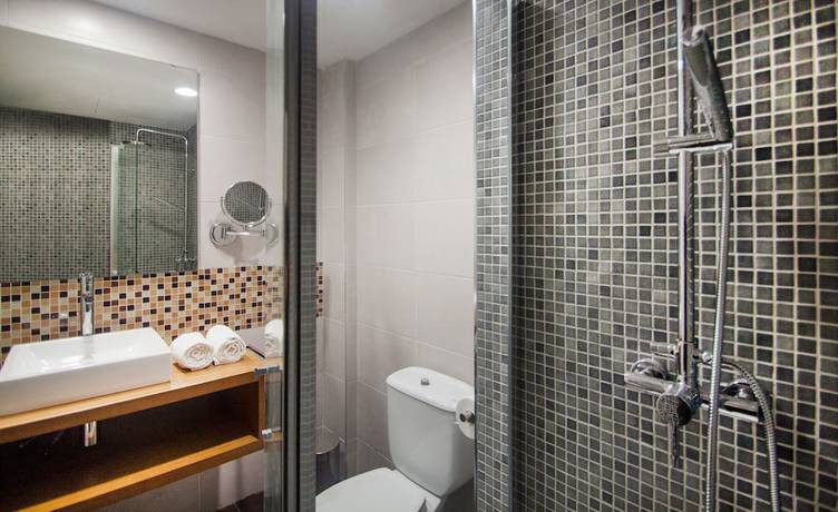 Imagen de la habitación del Hotel Sunprime Pollensa Bay. Foto 14