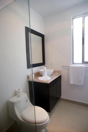 Imagen de la habitación del Hotel Sunrise 42 Suites Hotel. Foto 4