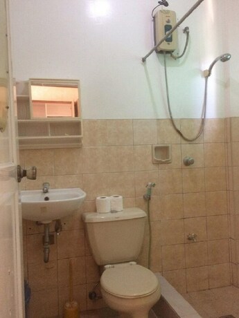 Imagen de la habitación del Hotel Sunrise Apartelle. Foto 14