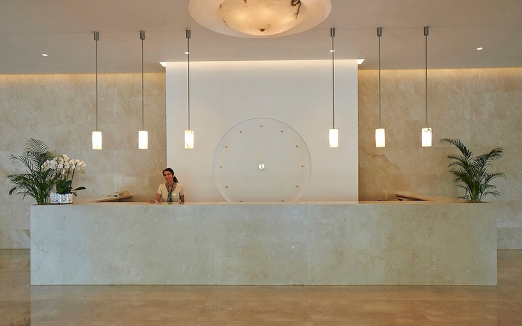 Imagen de los interiores del Hotel Sunrise Beach, Famagusta. Foto 12