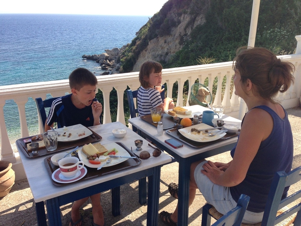 Imagen del bar/restaurante del Hotel Sunrise Beach, Kokkari. Foto 3