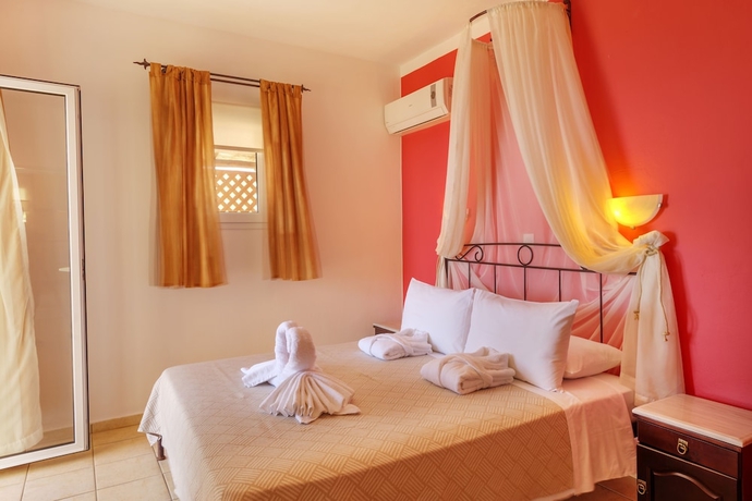 Imagen de la habitación del Hotel Sunrise Beach Suites. Foto 2