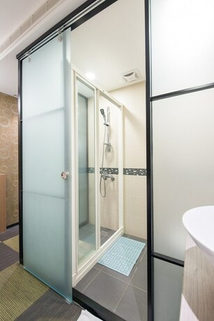 Imagen de la habitación del Hotel Sunrise Business Ximen. Foto 23