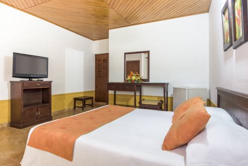 Imagen de la habitación del Hotel Sunrise Centro Vacacional. Foto 2