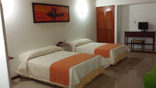 Imagen de la habitación del Hotel Sunrise Centro Vacacional. Foto 5