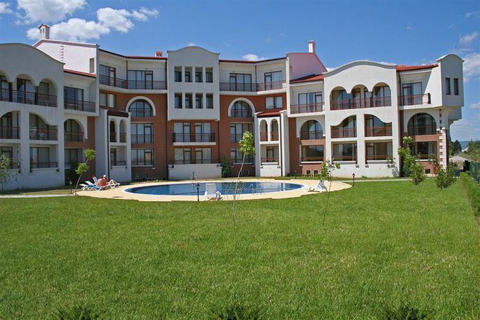 Imagen de la piscina del Hotel Sunrise Club Apart. Foto 5