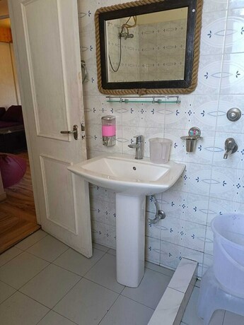 Imagen de la habitación del Hotel Sunrise Cottages Kasauli. Foto 17