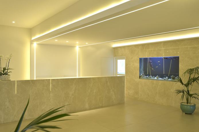 Imagen de los interiores del Hotel Sunrise Gardens Aparthotel. Foto 15