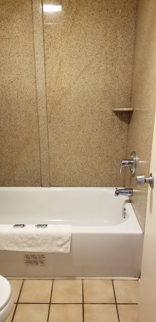 Imagen de la habitación del Hotel Sunrise Inn By OYO Newport News US-60. Foto 19