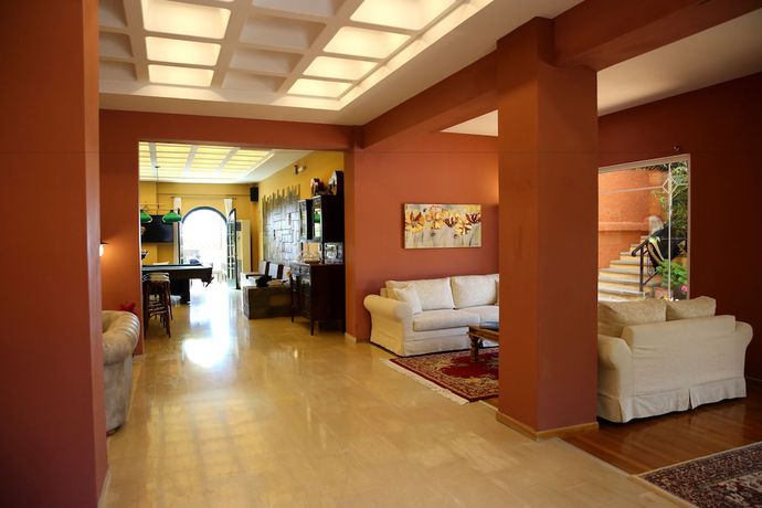 Imagen de los interiores del Hotel Sunrise Inn, Kountourata. Foto 12