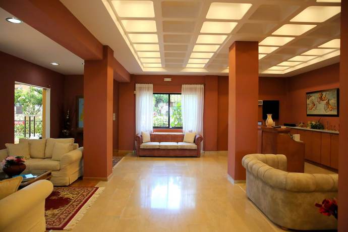 Imagen de los interiores del Hotel Sunrise Inn, Kountourata. Foto 18