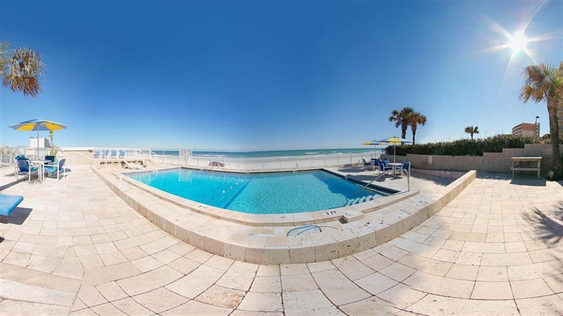 Imagen de la piscina del Hotel Sunrise Inn On The Beach. Foto 6