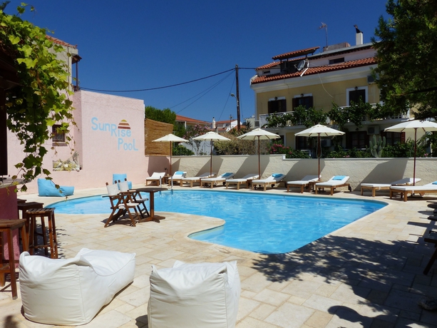 Imagen de la piscina del Hotel Sunrise, Ireo. Foto 18