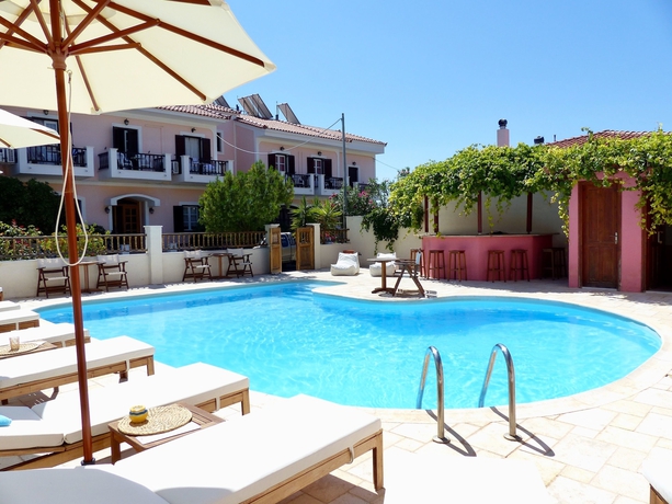 Imagen de la piscina del Hotel Sunrise, Ireo. Foto 19