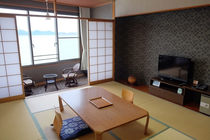 Imagen de la habitación del Hotel Sunrise Katsuura. Foto 9