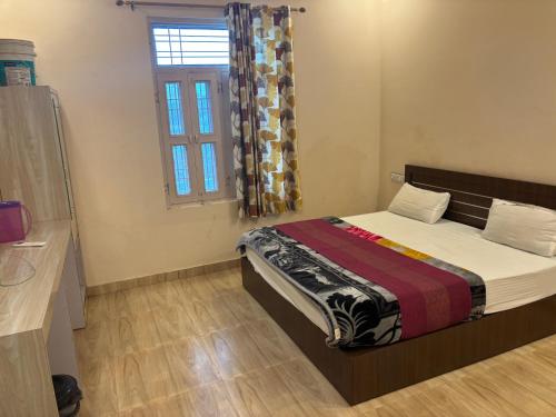 Imagen de la habitación del Hotel Sunrise, Khatoo. Foto 20