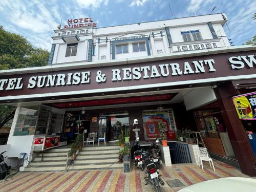 Imagen general del Hotel Sunrise, Khatoo. Foto 12