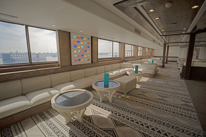 Imagen del bar/restaurante del Hotel Sunrise Mahrousa Cruise. Foto 5