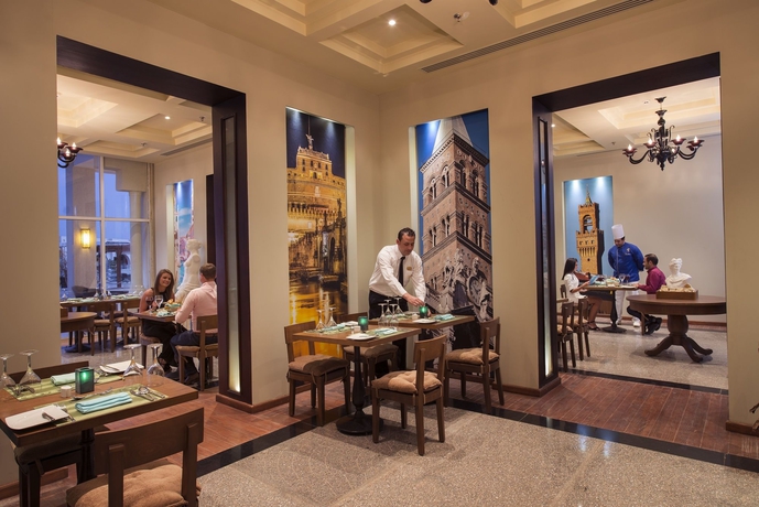 Imagen del bar/restaurante del Hotel Sunrise Montemare Resort Grand Select. Foto 4